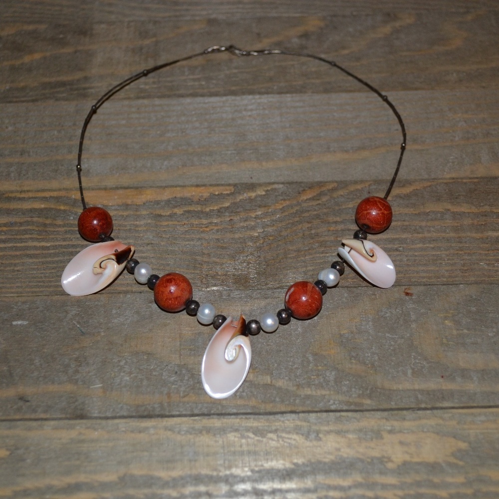 VINTAGE PEARL AND SHELL NECKLACE